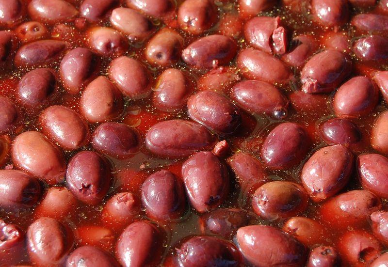 Tummat kivutetut kalamata-olyivit lakeessa, luomu, täyttöpaino 20kg, ATG 11kg